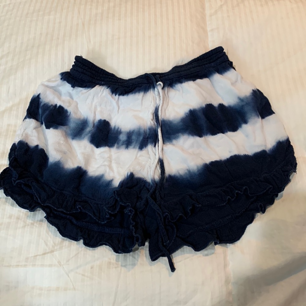 Hollister flowy shorts